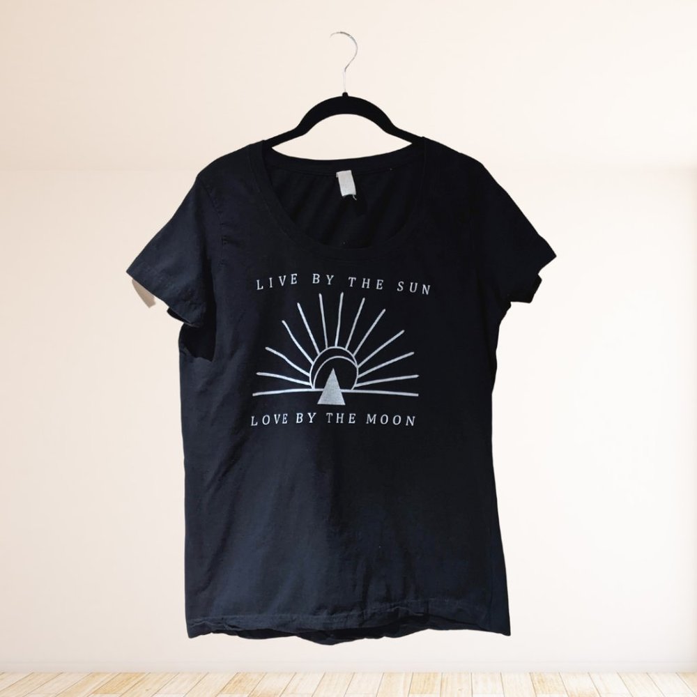 Peaceful Warrior Live Sun Love Moon Scoop Neck T-shirt - Black - Large